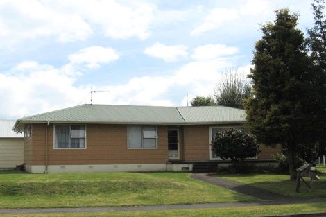 Photo of property in 1 Virgo Place, Kawaha Point, Rotorua, 3010