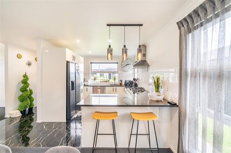 Photo of property in 28 Fenwick Crescent, Wallaceville, Upper Hutt, 5018