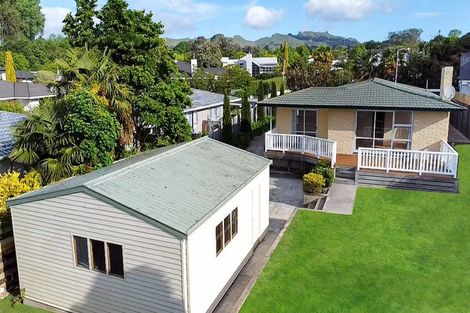 Photo of property in 1 George Place, Havelock North, 4130