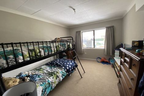 Photo of property in 5 Kitchener Street, Eltham, 4322