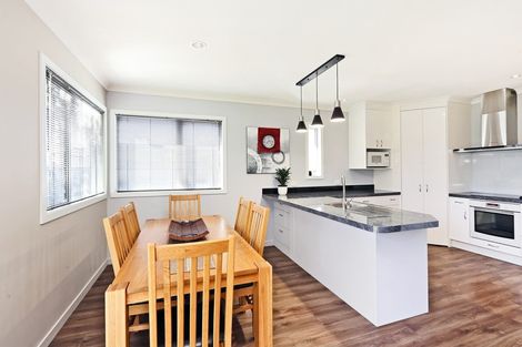 Photo of property in 16 Milford Place, Poraiti, Napier, 4112