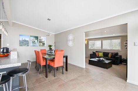 Photo of property in 26 Pipitea Place, Massey, Auckland, 0614