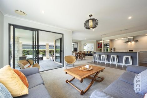 Photo of property in 10 Pohutukawa Parade, Riverhead, 0820