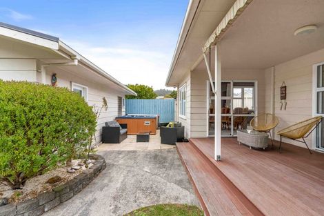 Photo of property in 214 Rangi Avenue, Whangamata, 3620