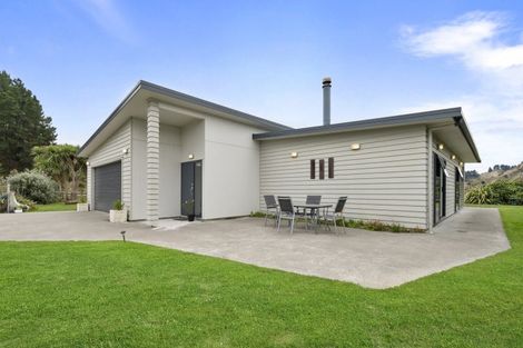 Photo of property in 125b Rowes Road, Hunterville, 4785
