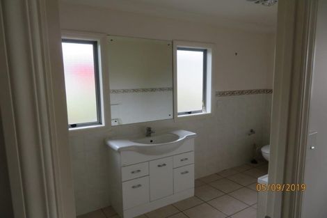 Photo of property in 3a Trelawn Place, Cockle Bay, Auckland, 2014