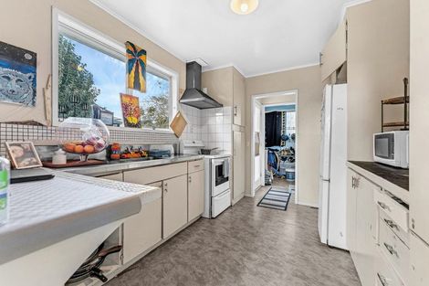 Photo of property in 14 Bedlington Avenue, Manurewa, Auckland, 2102