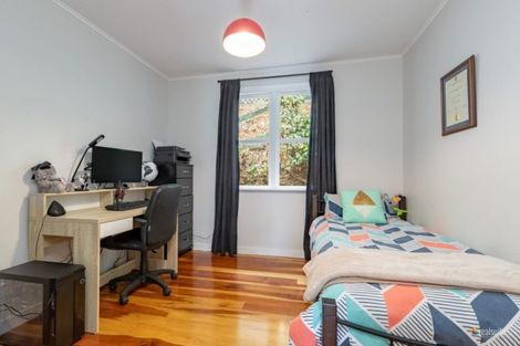 Photo of property in 16 Manor Drive, Stokes Valley, Lower Hutt, 5019