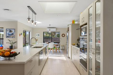 Photo of property in 2 Halsey Grove, Paraparaumu Beach, Paraparaumu, 5032