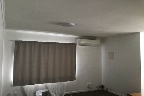 Photo of property in 4 Vanguard Road, Kelston, Auckland, 0602