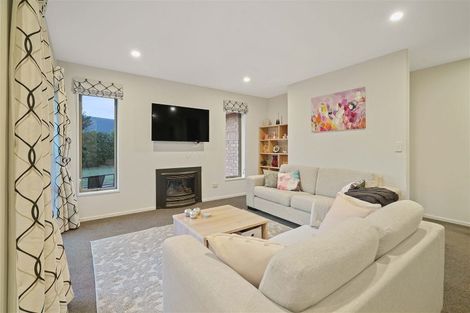 Photo of property in 8 Belgrove Place, Parklands, Christchurch, 8083