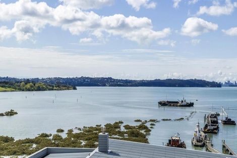 Photo of property in 15 Courtneys, West Harbour, Auckland, 0618