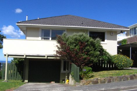 Photo of property in 6 Middlesex Place, Northland, Wellington, 6012