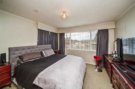 Photo of property in 21 Montjoy Street, Stratford, 4332