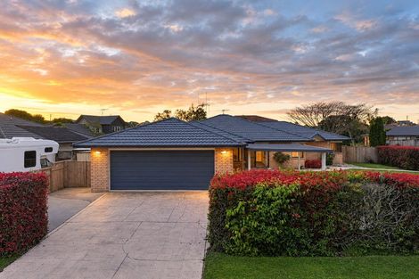 Photo of property in 1 Roderick Place, Rototuna, Hamilton, 3210