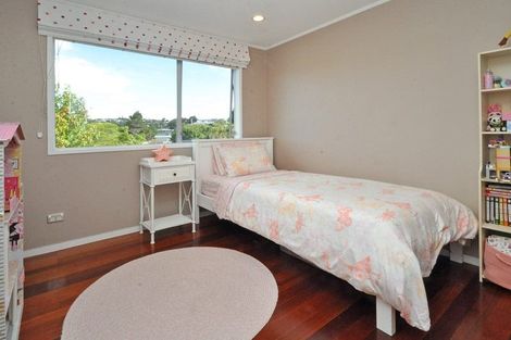 Photo of property in 13 Clensmore Place, Torbay, Auckland, 0630