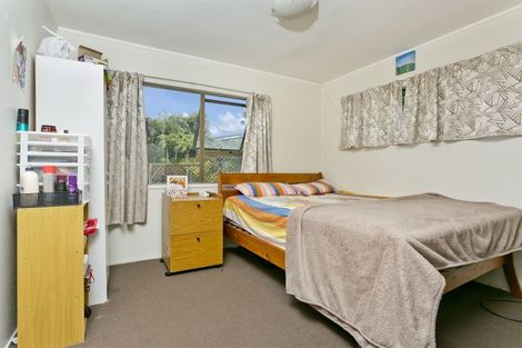 Photo of property in 449 Glenfield Road, Glenfield, Auckland, 0629