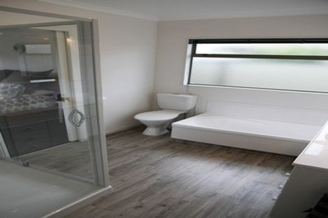 Photo of property in 16 Claridge Place, Taradale, Napier, 4112