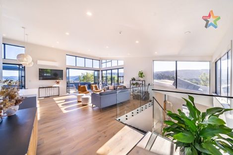 Photo of property in 22 Mount Marua Drive, Timberlea, Upper Hutt, 5018