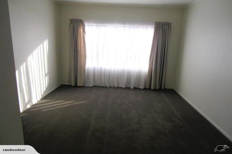 Photo of property in 92 Tiri Road, Tindalls Beach, Whangaparaoa, 0930