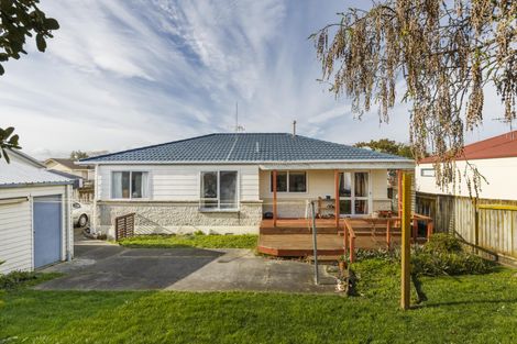 Photo of property in 38 Dalfield Place, Highbury, Palmerston North, 4412