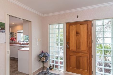 Photo of property in 22 Cranbrook Grove, Waikanae, 5036