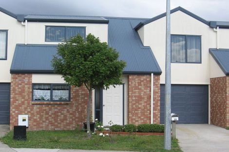 Photo of property in 13 Standage Lane, Kelston, Auckland, 0602