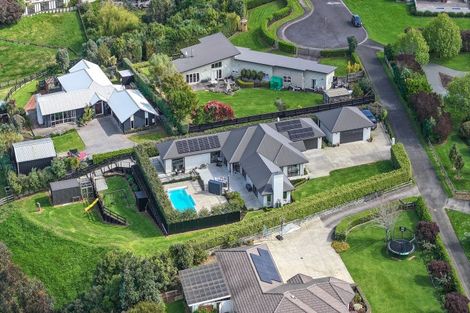 Photo of property in 12 Calderwood Close, Waiuku, 2123