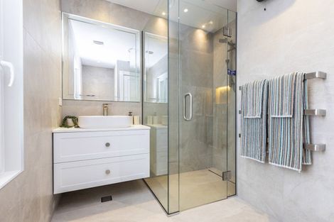 Photo of property in 2 Ayr Street, Riccarton, Christchurch, 8011