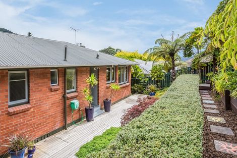 Photo of property in 8 Woodstock Terrace, Tawa, Wellington, 5028