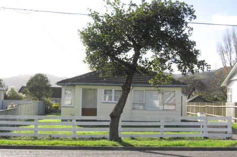 Photo of property in 32 Newcombe Street, Naenae, Lower Hutt, 5011