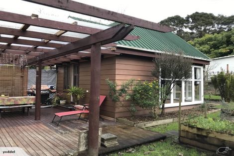 Photo of property in 89 Grassmere Road, Henderson Valley, Auckland, 0612