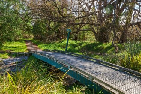 Photo of property in 21 Ogilvie Road, Kinloch, Taupo, 3377