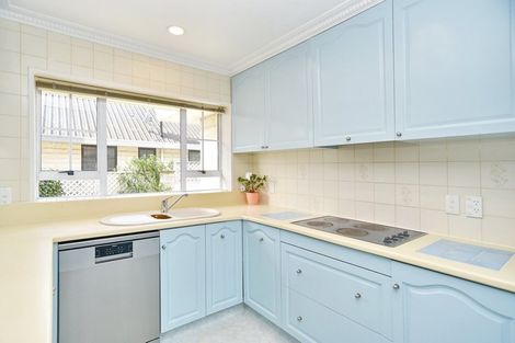 Photo of property in 2/2 Valley Road, Cashmere, Christchurch, 8022