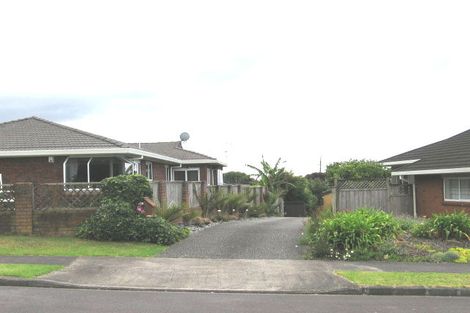 Photo of property in 16 Bernleigh Terrace, West Harbour, Auckland, 0618