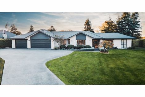 Photo of property in 86 Oakgrove Drive, Rangiora, 7400