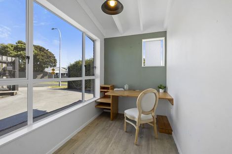 Photo of property in 28 Norwich Avenue, Spotswood, New Plymouth, 4310