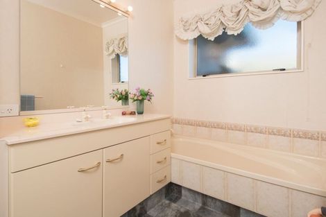 Photo of property in 6 Poinsettia Place, Mount Maunganui, 3116