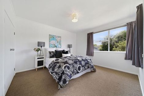 Photo of property in 6 Lynley Place, Pakuranga Heights, Auckland, 2010