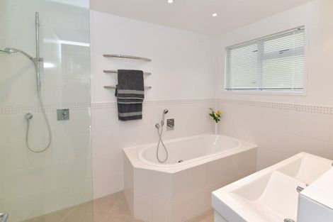 Photo of property in 4 Albert Hall Drive, Red Beach, 0932