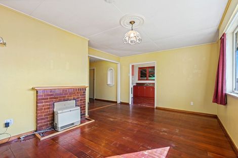 Photo of property in 1 Kenney Crescent, Fairfield, Hamilton, 3214