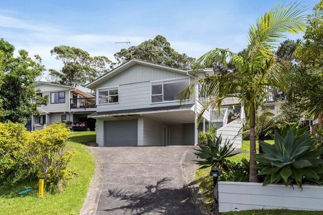Photo of property in 52 Ravenwood Drive, Forrest Hill, Auckland, 0620