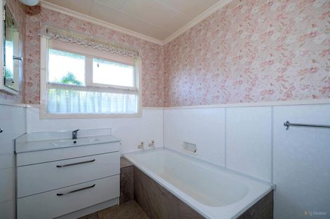 Photo of property in 1 Cashel Street, Waimate, 7924