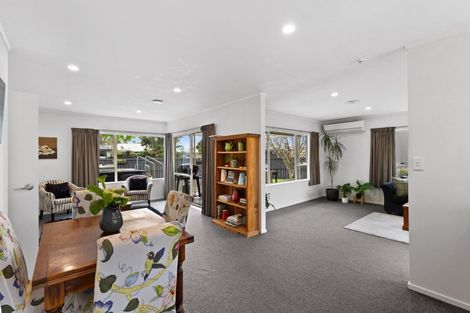 Photo of property in 43 Bouverie Crescent, Flagstaff, Hamilton, 3210