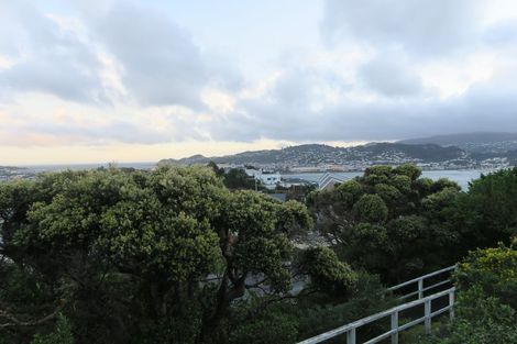 Photo of property in 36 Duchess Place, Maupuia, Wellington, 6022