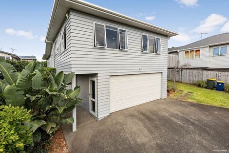 Photo of property in 2/190 Sunnynook Road, Totara Vale, Auckland, 0627