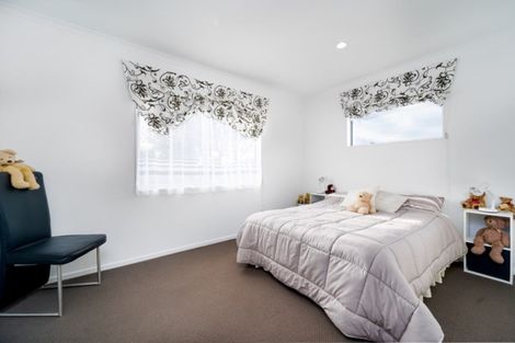 Photo of property in 78 Regent Street, Martinborough, 5711