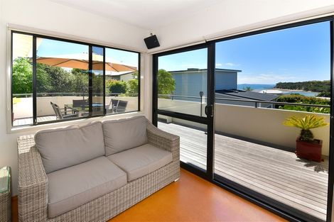 Photo of property in 6 Crown Road, Tindalls Beach, Whangaparaoa, 0930