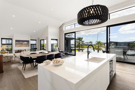 Photo of property in 13 Awatea Drive, Whitianga, 3510