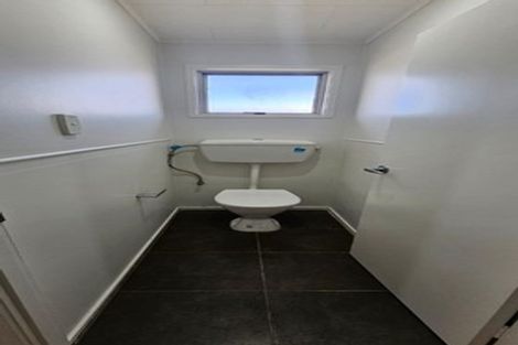 Photo of property in 2 Tuna Place, Manurewa, Auckland, 2102